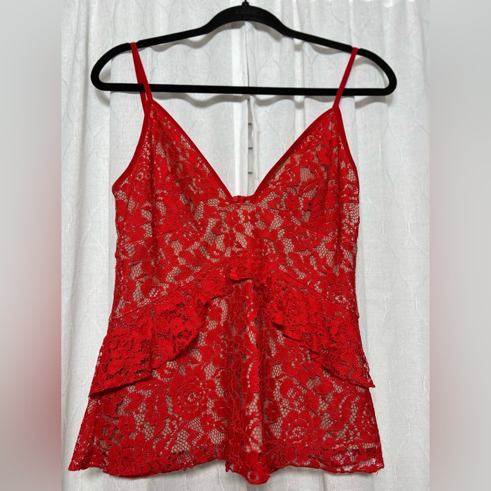 Sexy lace top!! Perfect for date night!
